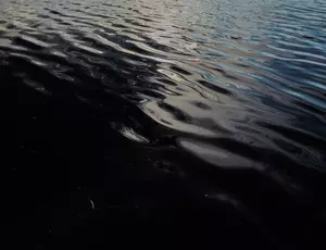 Drinking water treatment after oil spill